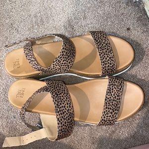 Platform / wedge sandals